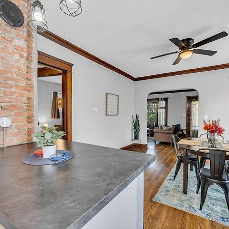 קליבלנד Beautifully Remodeled Duplex Apt In West Blvd מראה חיצוני תמונה
