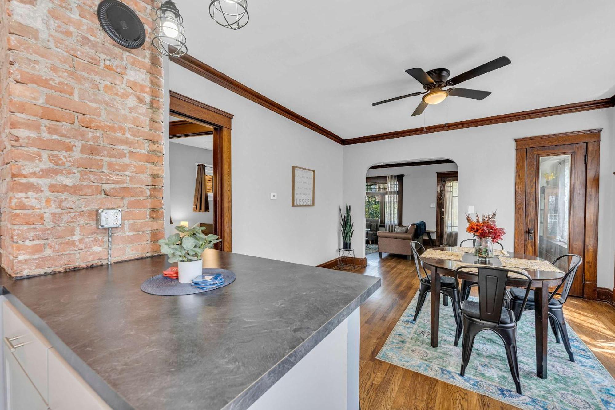 קליבלנד Beautifully Remodeled Duplex Apt In West Blvd מראה חיצוני תמונה